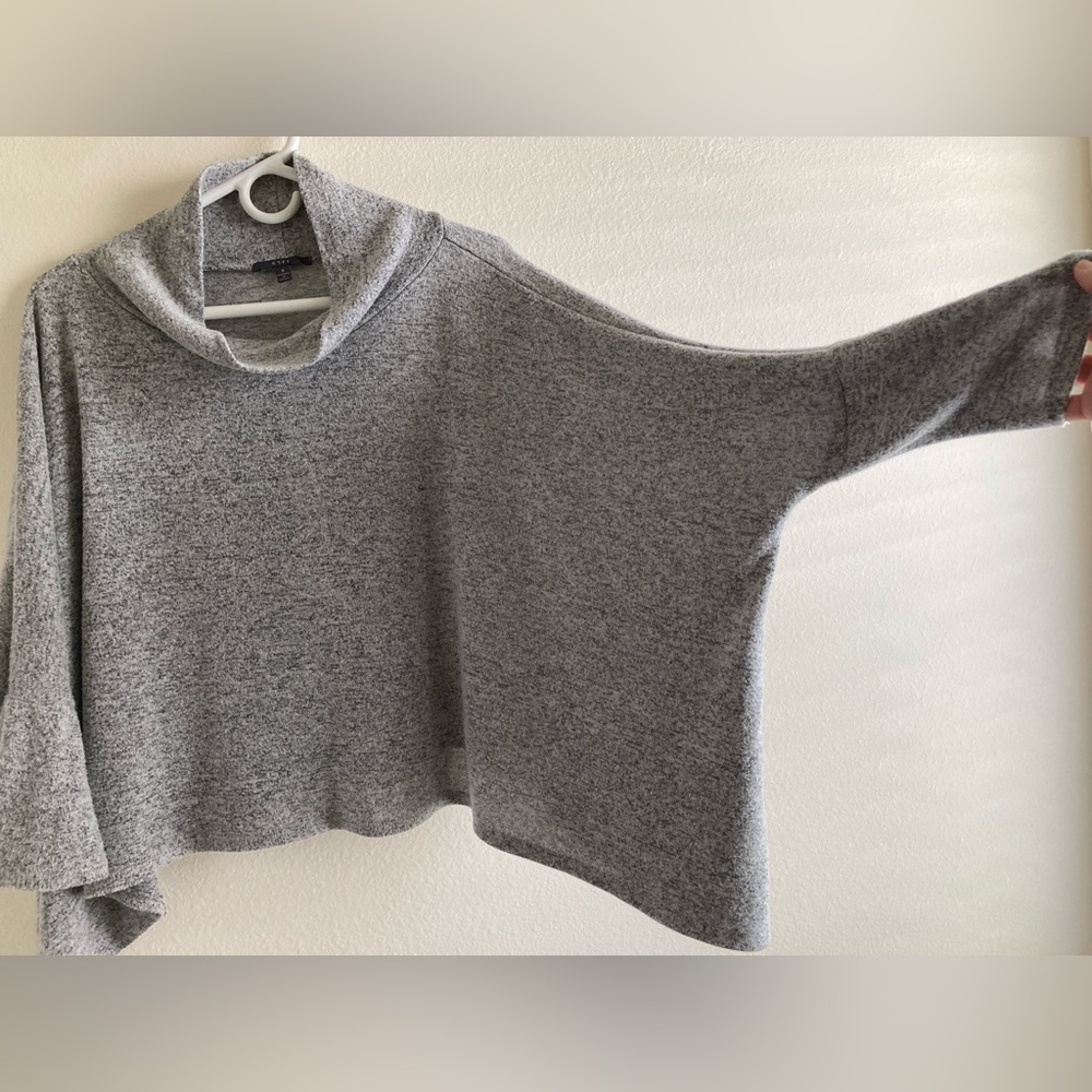 Gyft Gray Women's Cowl Neck Sweater Size S - Picture 3 of 6